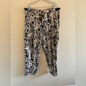 Pleasures black  and White print pants